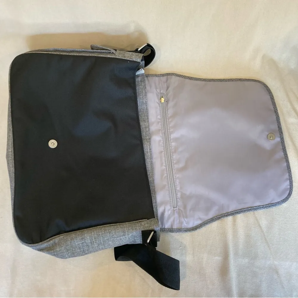 Columbia Diaper Bag “Solar Ridge” Messenger Style Bag w/ Insulated Compartment - Image 10