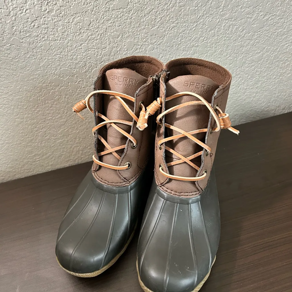 Sperry | Saltwater Duck Boot in tan size 7 - Image 2