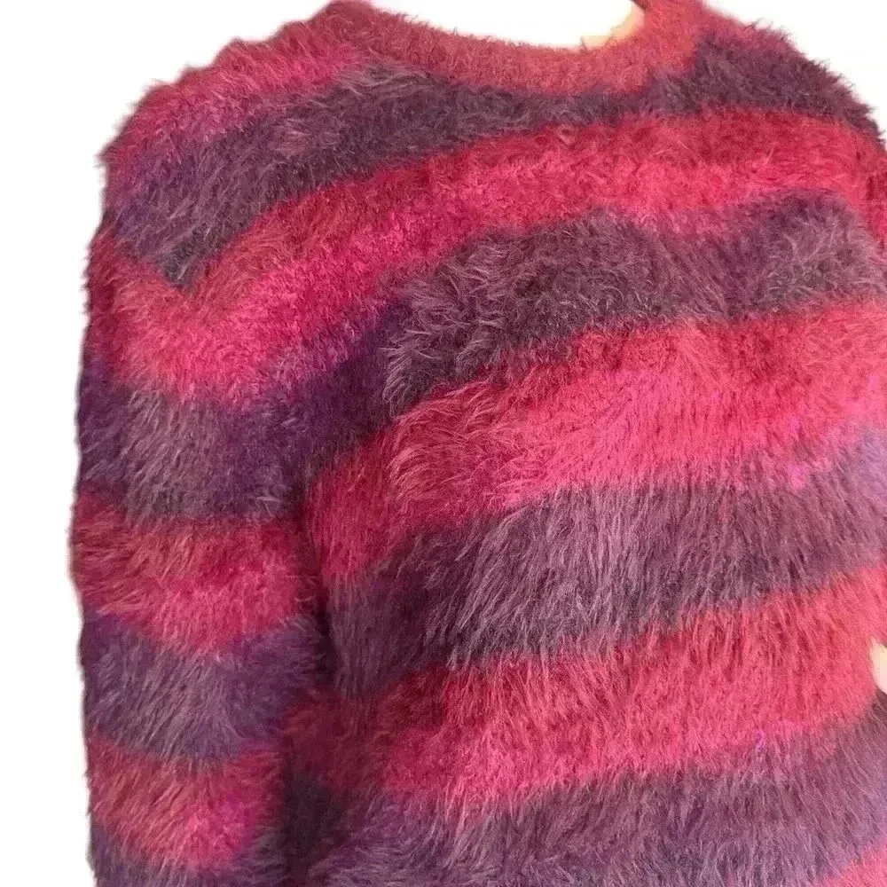 Savage crewneck fuzzy texture long sleeve sweater l. Size L - Image 6