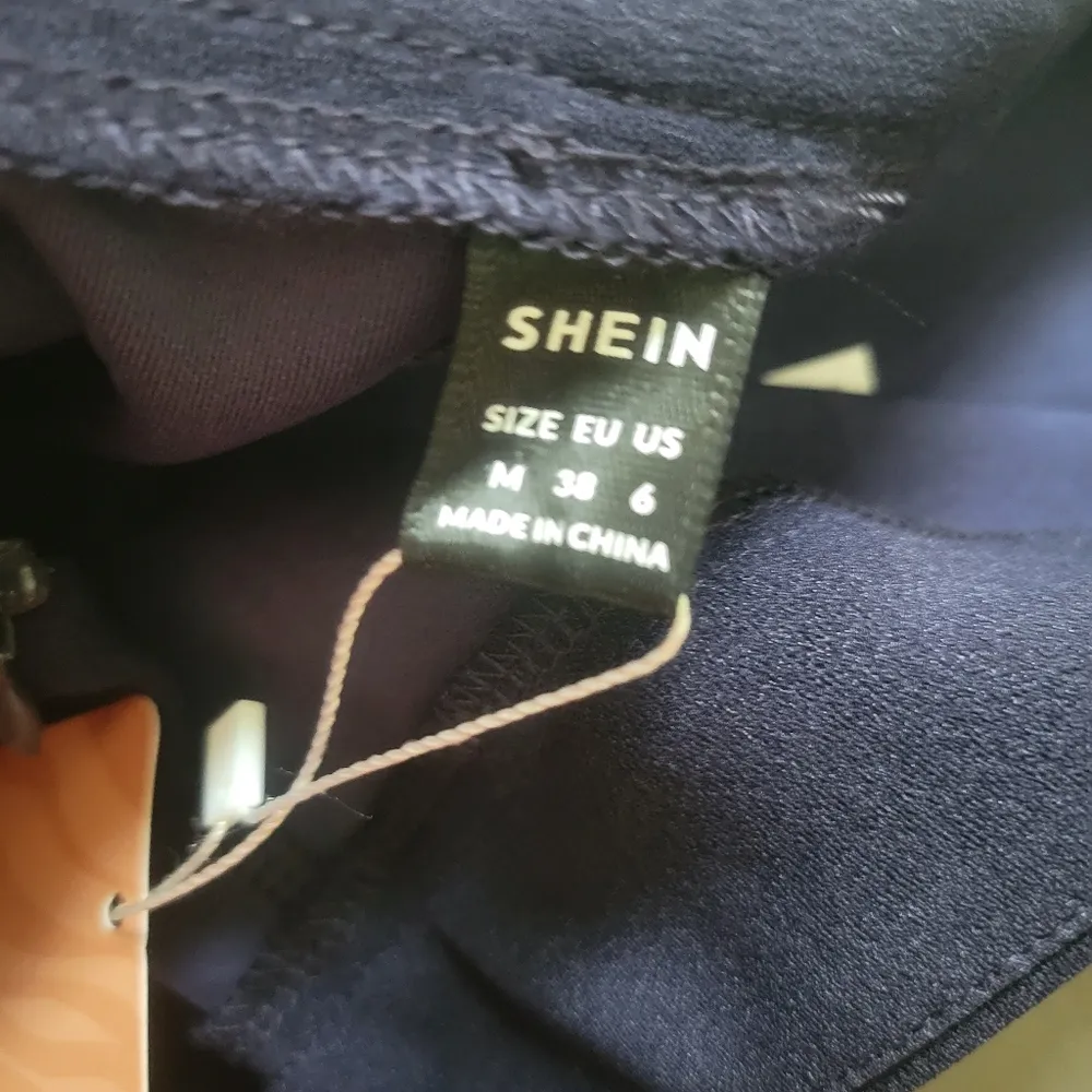 Nwt Shein dress Pants size m - Image 3