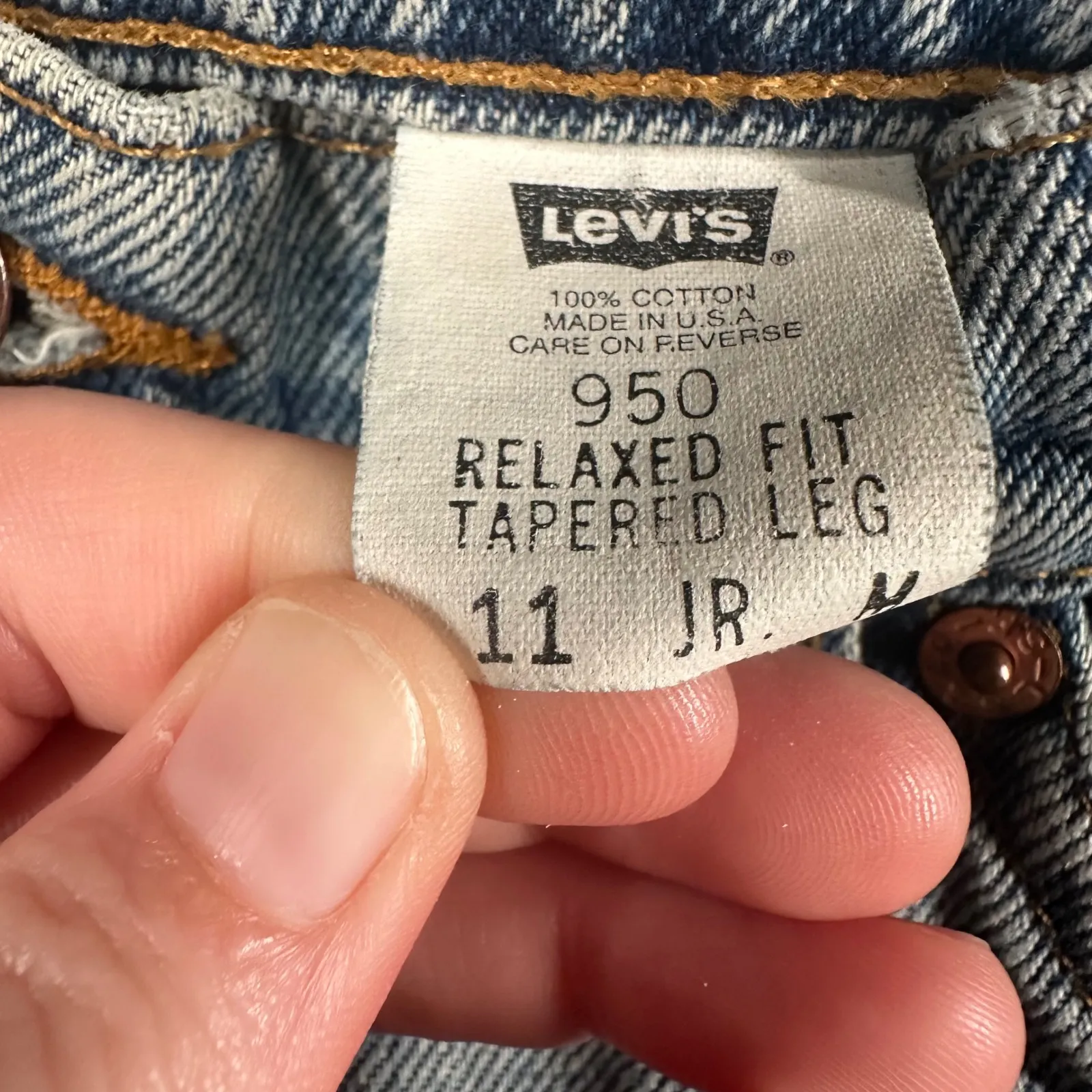 Vtg Levis 950 Relaxed Fit Tapered Leg Jeans Womens 11 JR Light Wash Stained - Image 7