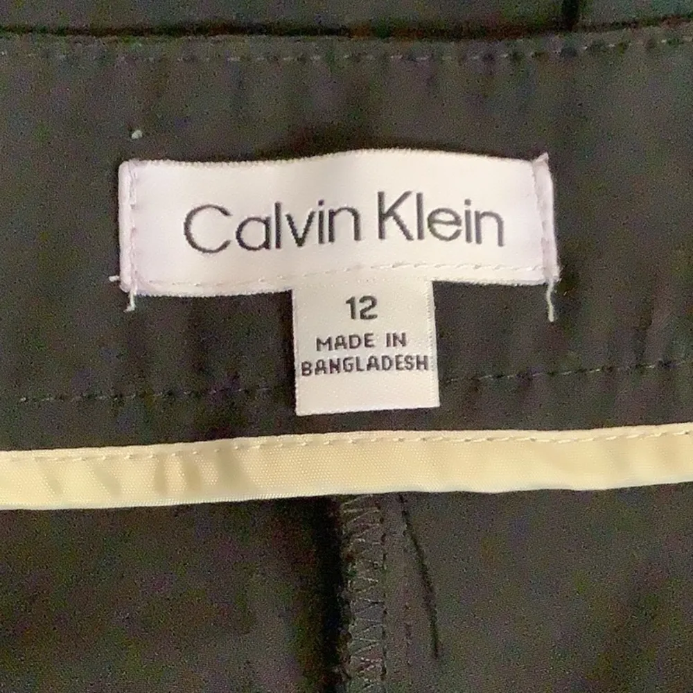 Calvin Klein Size 12 Black Skort With Side Zipper Closure. New With Tags - Image 5