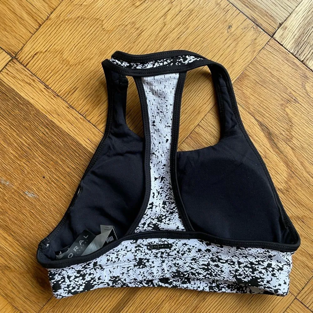 Koral $100 black/white woven high neck racerback sports bra XS EUC - Image 2