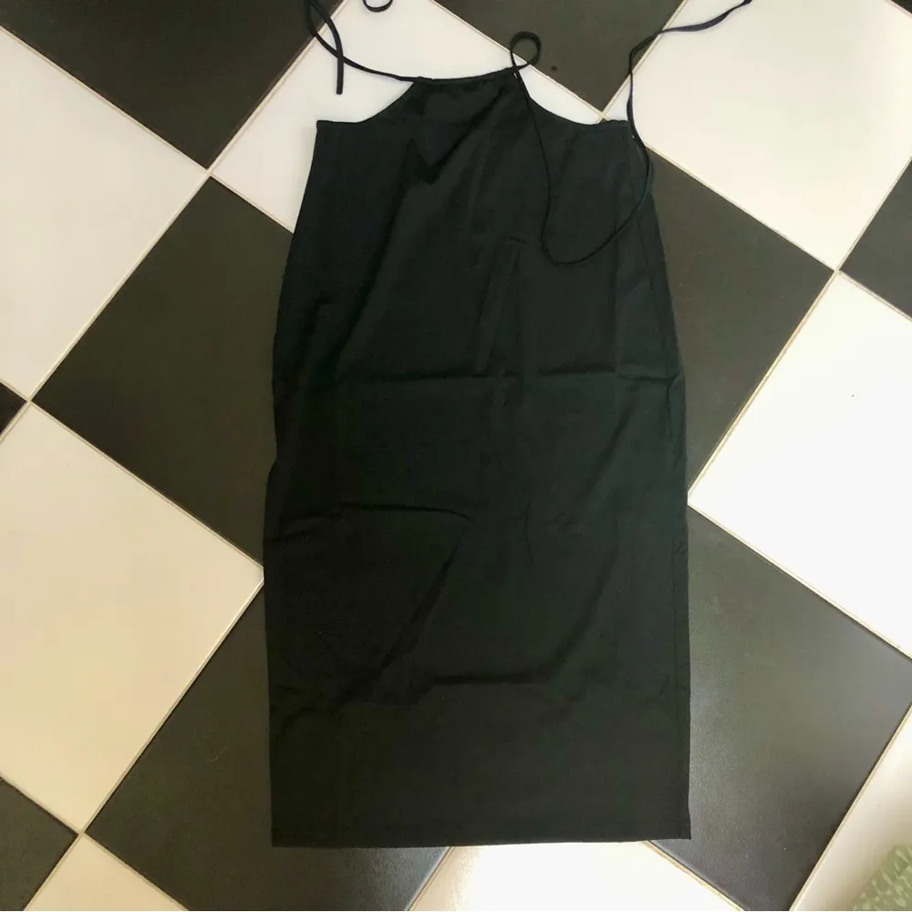 NWT WeWoreWhat Cut Out Midi Skirt Strappy Side Ties Solid Black Cutouts Resort M - Image 6