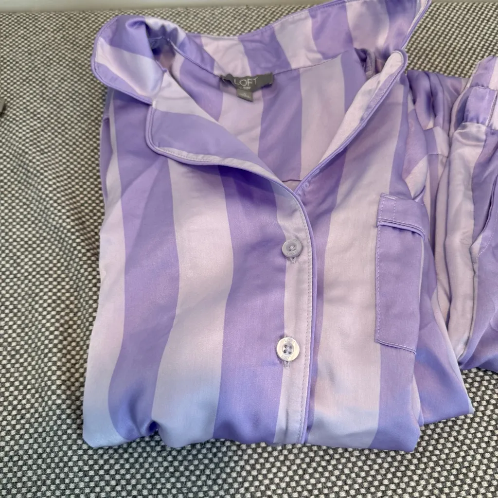 LOFT Lavender Striped Satin Notch Collar Pajama Set Size Medium - Image 3