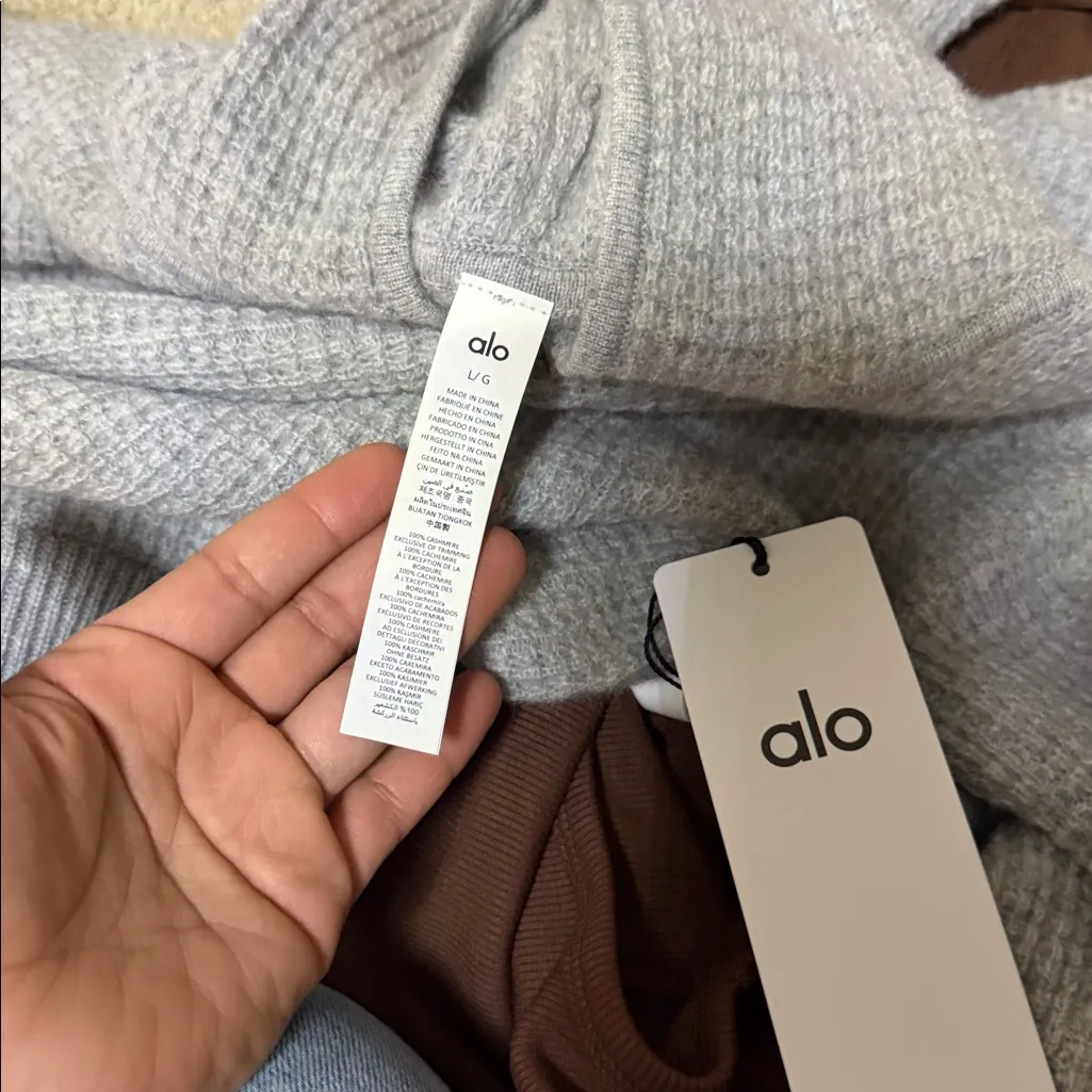 ALO Yoga cashmere plush waffle full zip hoodie  color athletic heather - Image 9