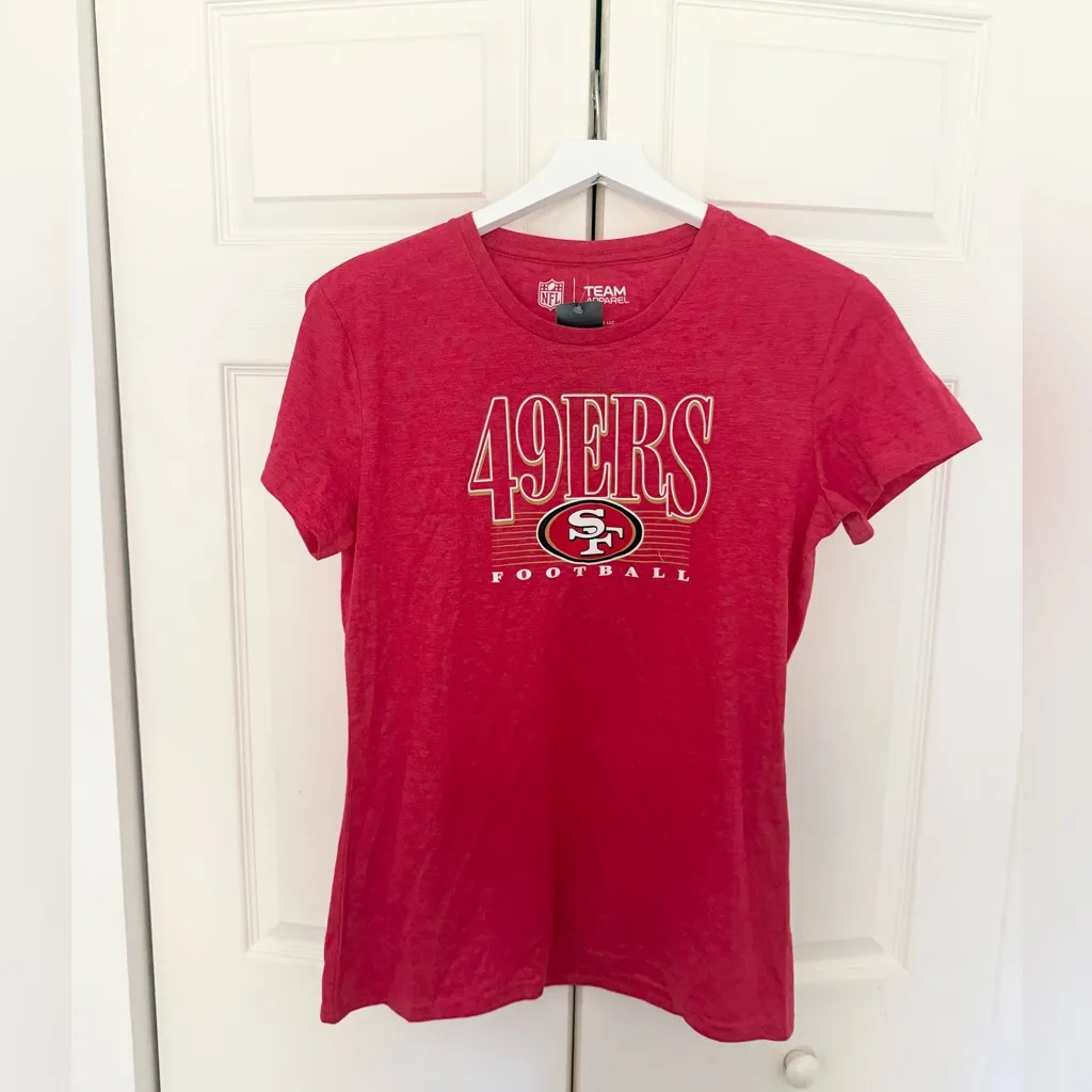 NWT NFL Team Apparel San Francisco 49ers Women's Short Sleeve Tee Size Medium - Image 2