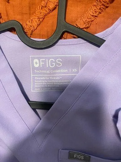 FIGS Scrubs Set - Image 2
