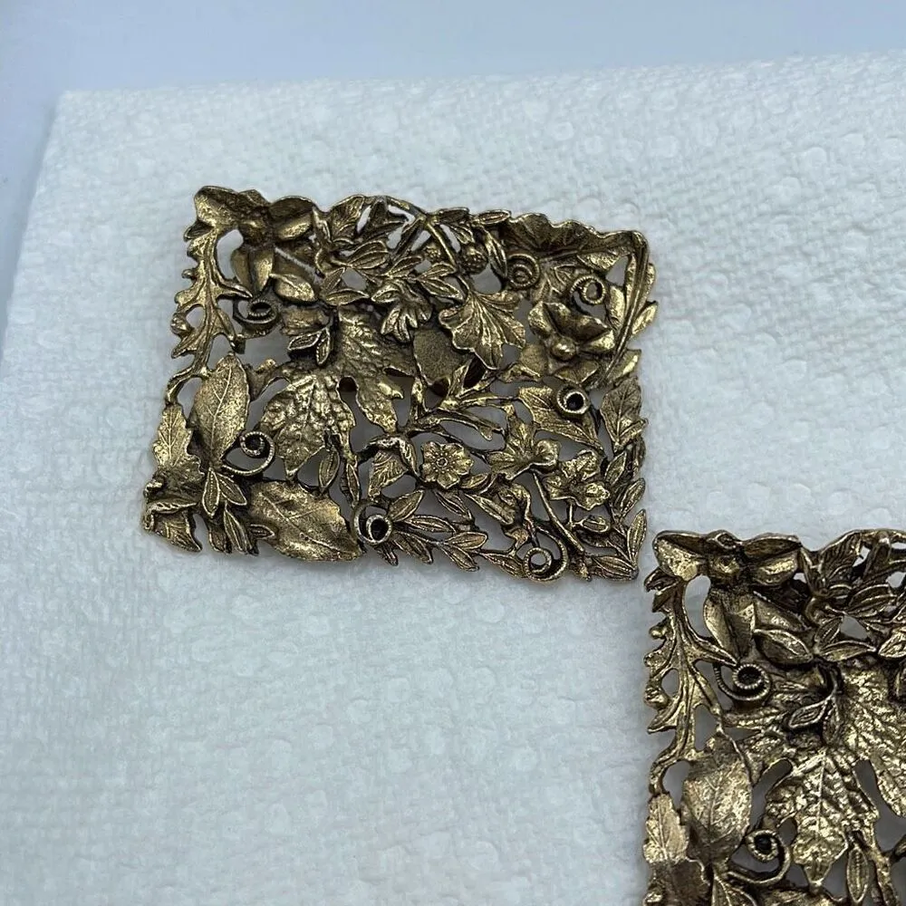 Vintage set Musi floral leaf pattern shoe clips. Gold - Image 3