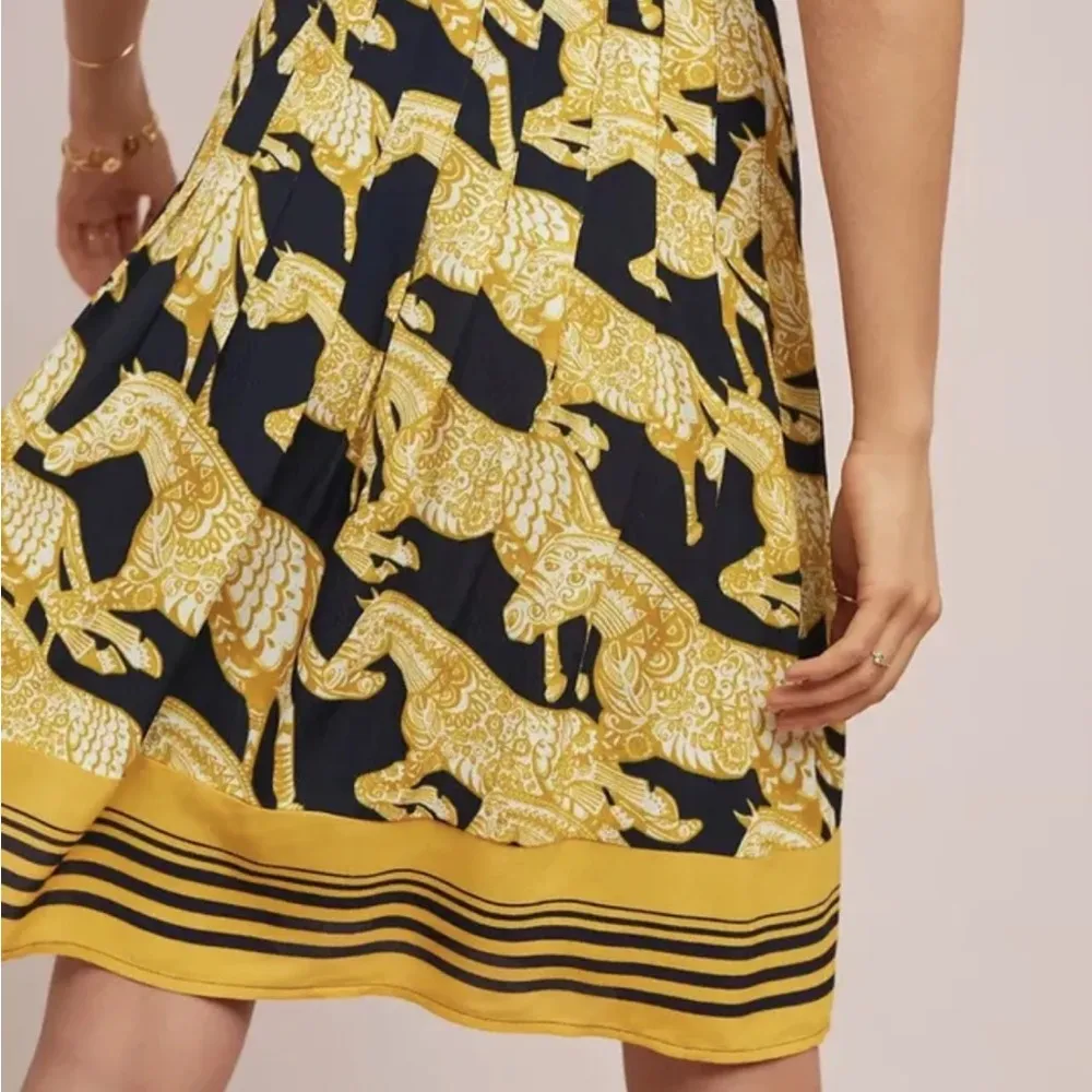 Anthropologie Maeve Women's Gold/Yellow/Black Horse Pleated Midi Skirt Sz 2 - Image 2