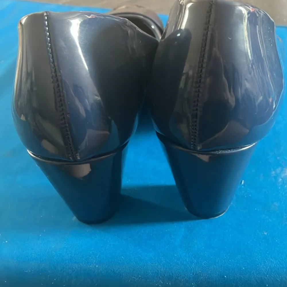 Soft Style Women's Navy Blue Pumps 7 - Image 4