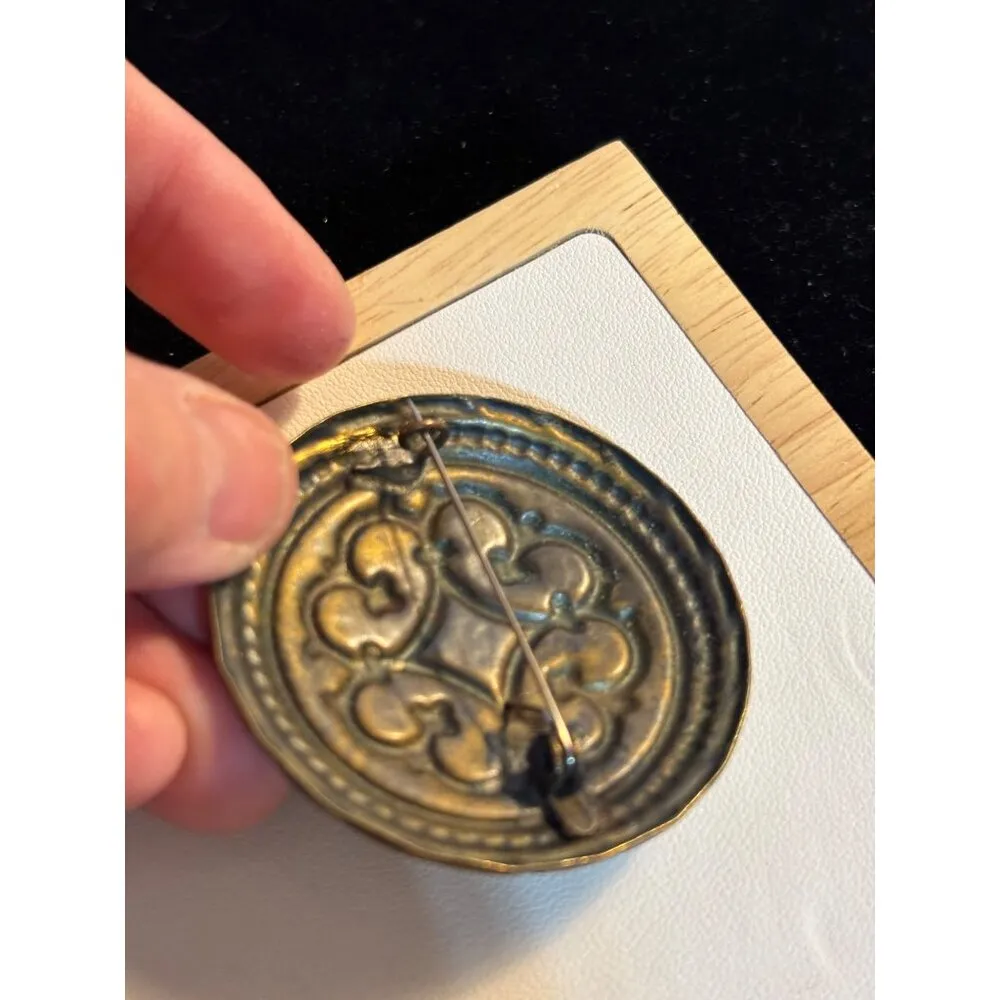 Vintage Brass & Enamel Brooch Pin With Gothic Floral Design Green - Image 6