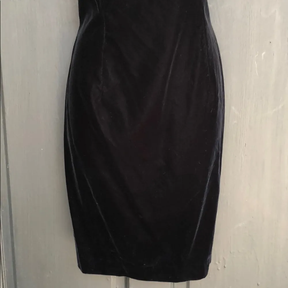 Vintage Jessica McClintock Black Velvet Dress with Pearls - Image 3