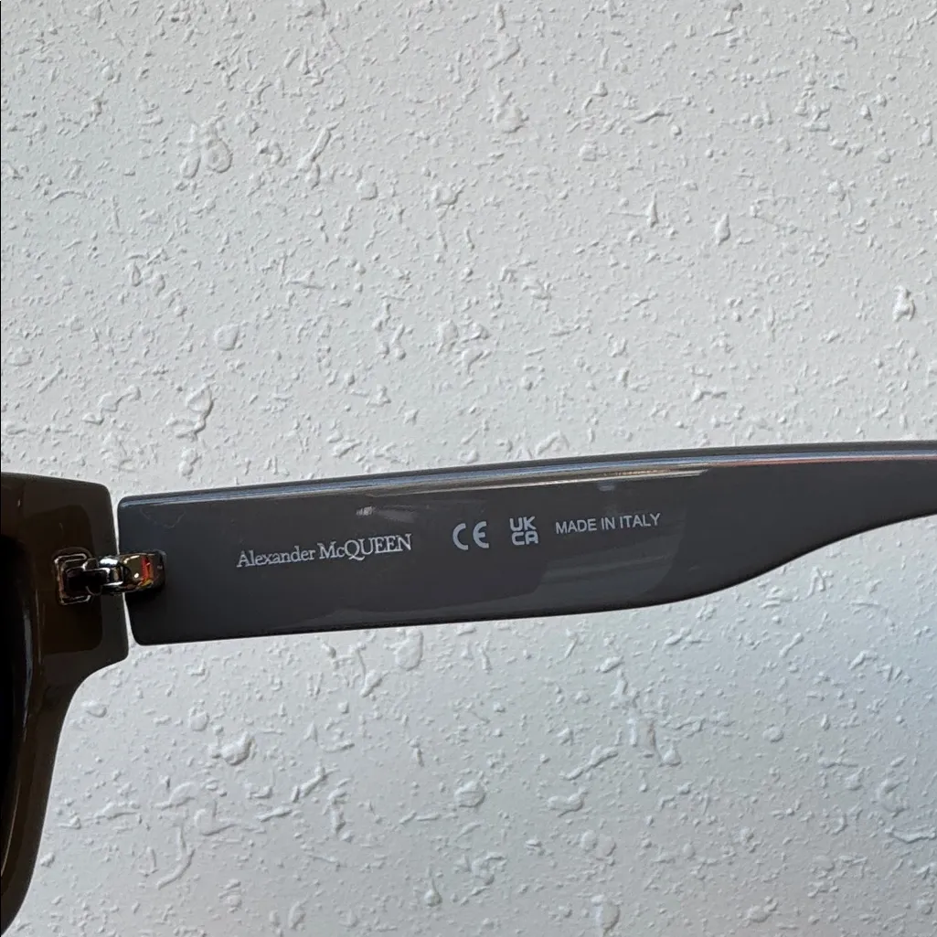 Alexander McQueen  Gray Spike Stud Rectangular Sunglasses - Image 4