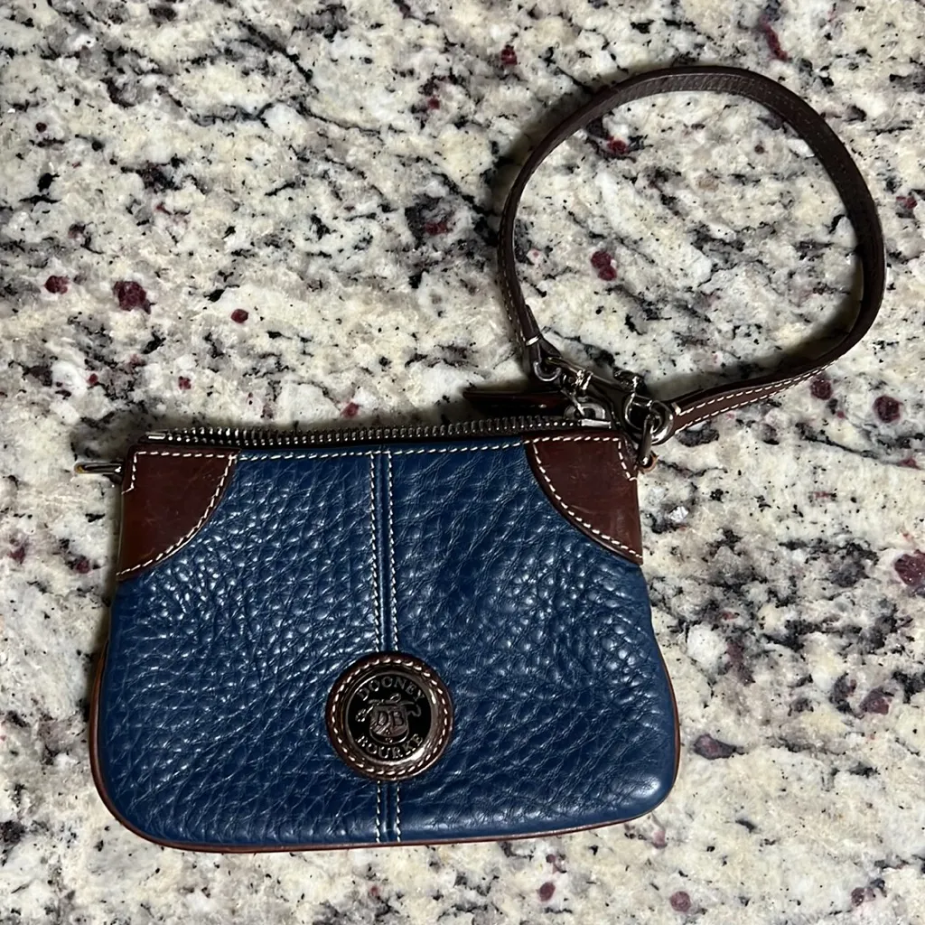 Vintage Dooney & Bourke pebbled leather wristlet coin purse Navy Blue brown zip - Image 5