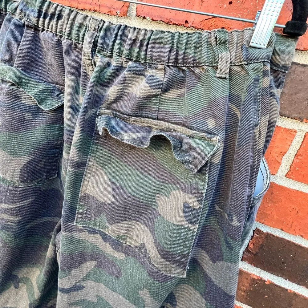 Women’s Camo print cargo jean joggers Green Size 1X - Image 3