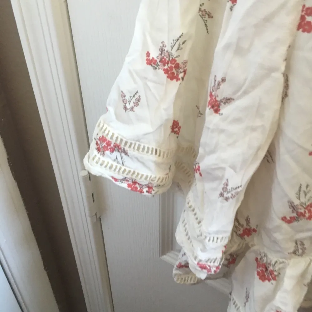 FINAL MARKDOWN Ladies Melrose and market top small - Image 2