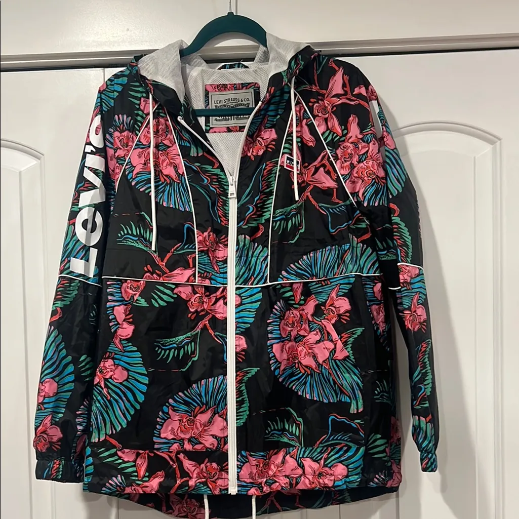 Levi's Floral Black windbreaker Jacket‎ women’s medium - Image 3