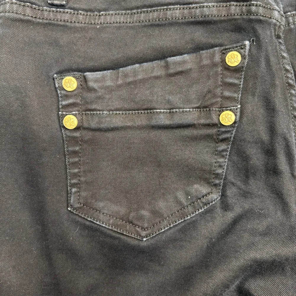 Rock & Republic Black Kashmere Skinny Jeans with Gold Tone Hardware Size 10 - Image 6