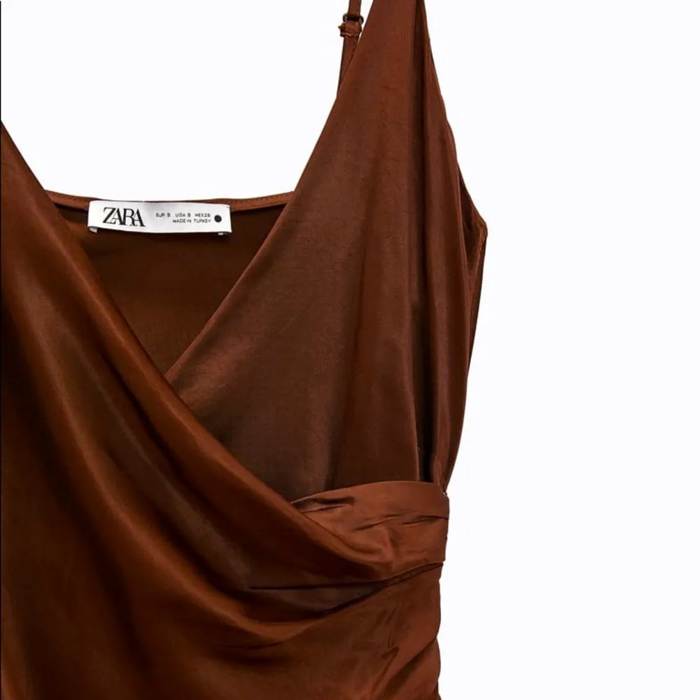 Zara SATIN MINI V-NECK DRESS WITH SIDE RUCHING BROWN SIZE XL NEW - Image 7