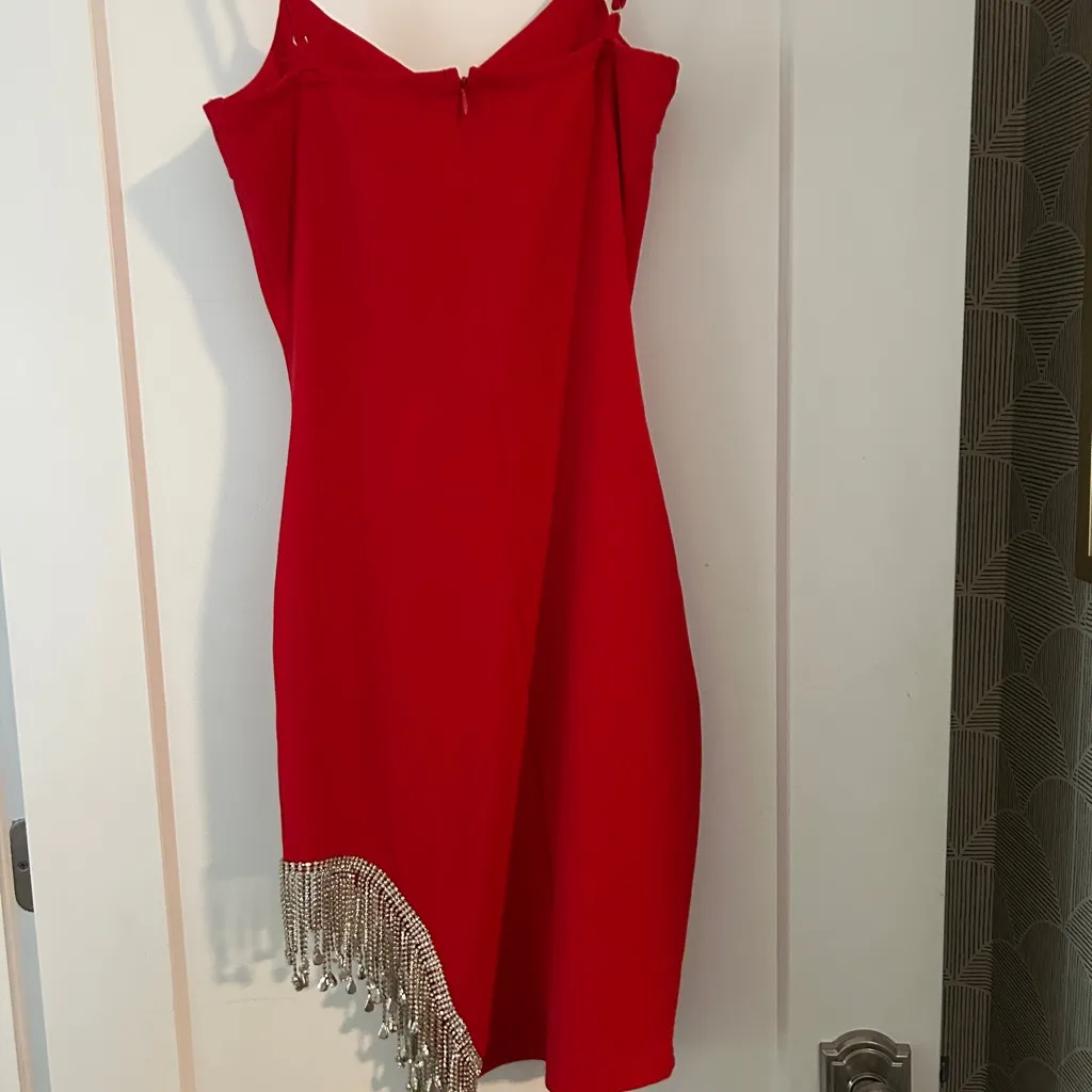 Chic Asymmetrical Red Dress with Fringe - Image 6