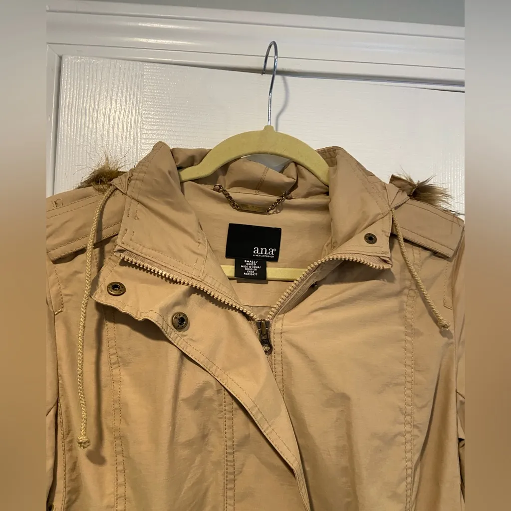 NWT ANA Size S Khaki Tan Zip Up Adjustable Utility Jacket Removable Fur Hood - Image 2