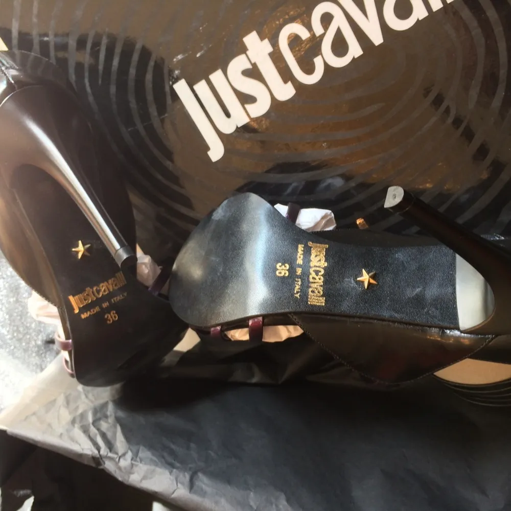 Just Cavalli women's 36 EU tall strappy gold studded leather gladiator sandals - Image 7