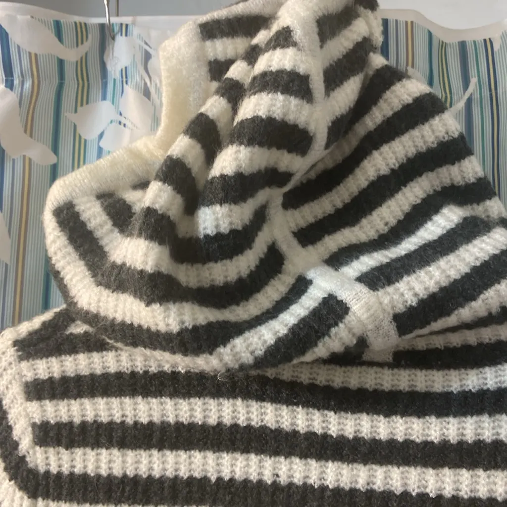 Gap Striped Pullover Hoodie Sweater Size Small - Image 6
