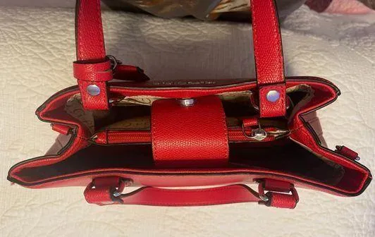 Guess Red Handbag🤩 - Image 3