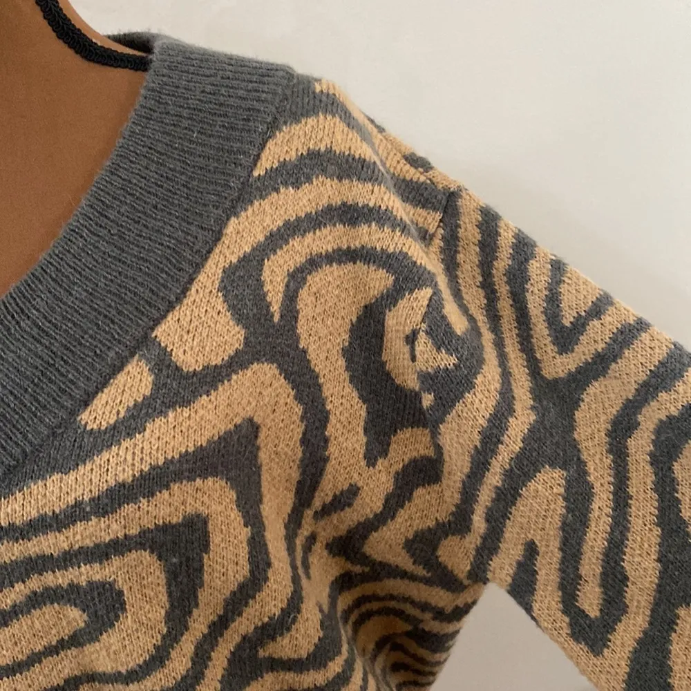 Scotch & Soda Cropped V-Neck Alpaca Blend Sweater In Wood Grain grey camel sz M - Image 7