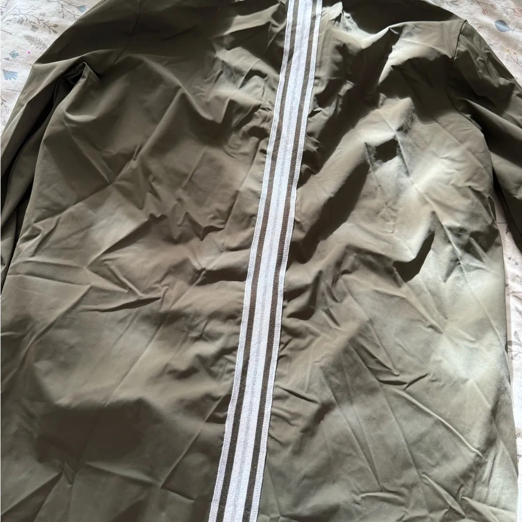 Lysse Olive Green Blouse - Image 5