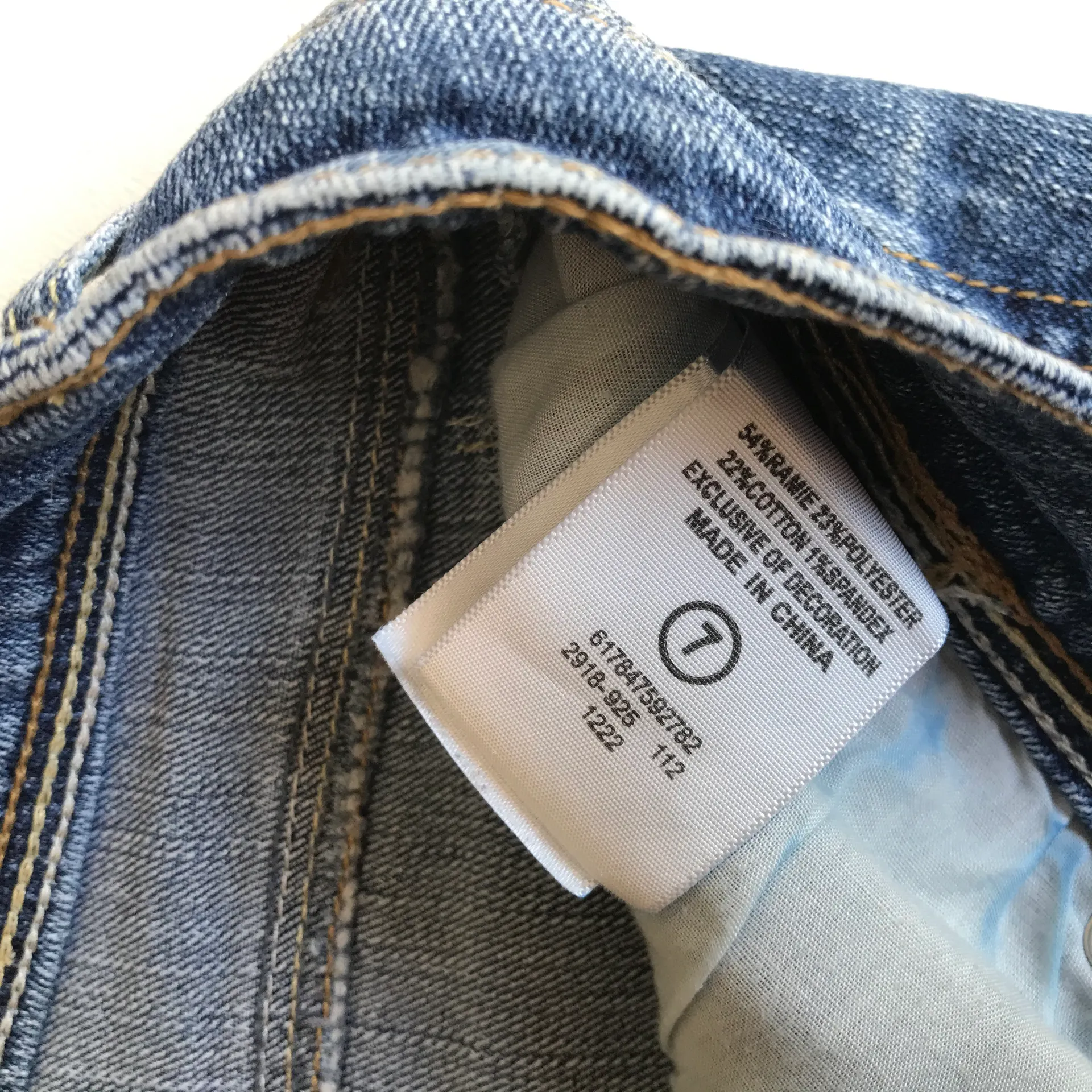 Levi’s Denim Shorts - Image 4