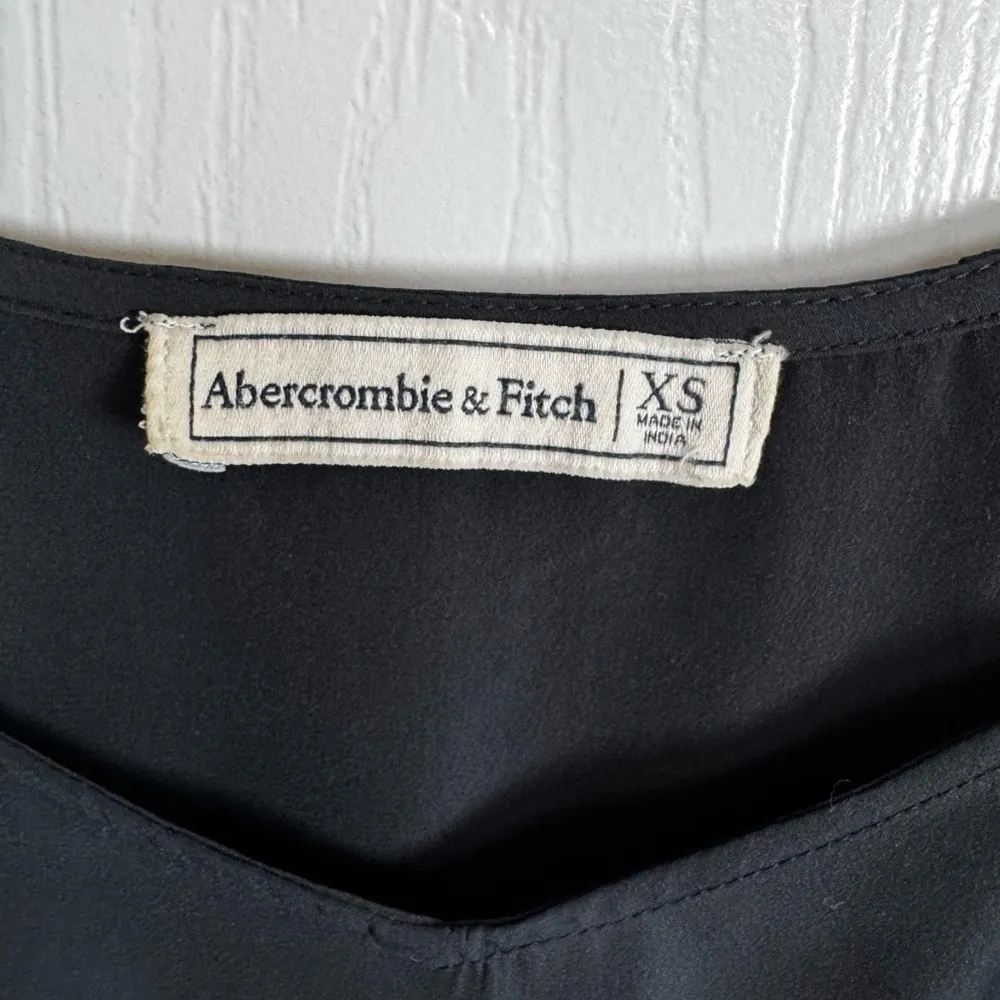 Abercrombie Women's Black Tank with Off-Shoulder Ruffles size xs - Image 2