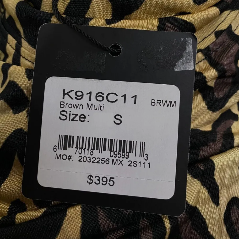 NWOT St John Women's Beige Leopard Print Turtleneck Top Size S - Image 3