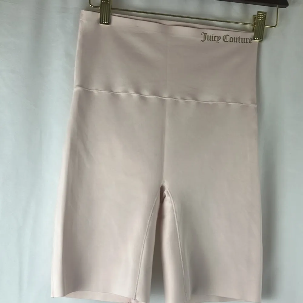 Juicy Couture baby pink shape wear shorts woman’s size medium - Image 5