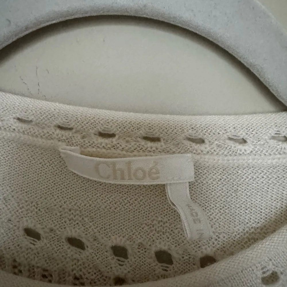 Chloe CASHMERE-BLEND SHEER SWEATER WITH DETAILED STITCHWORK AND FLARED SLEEVES - Image 7