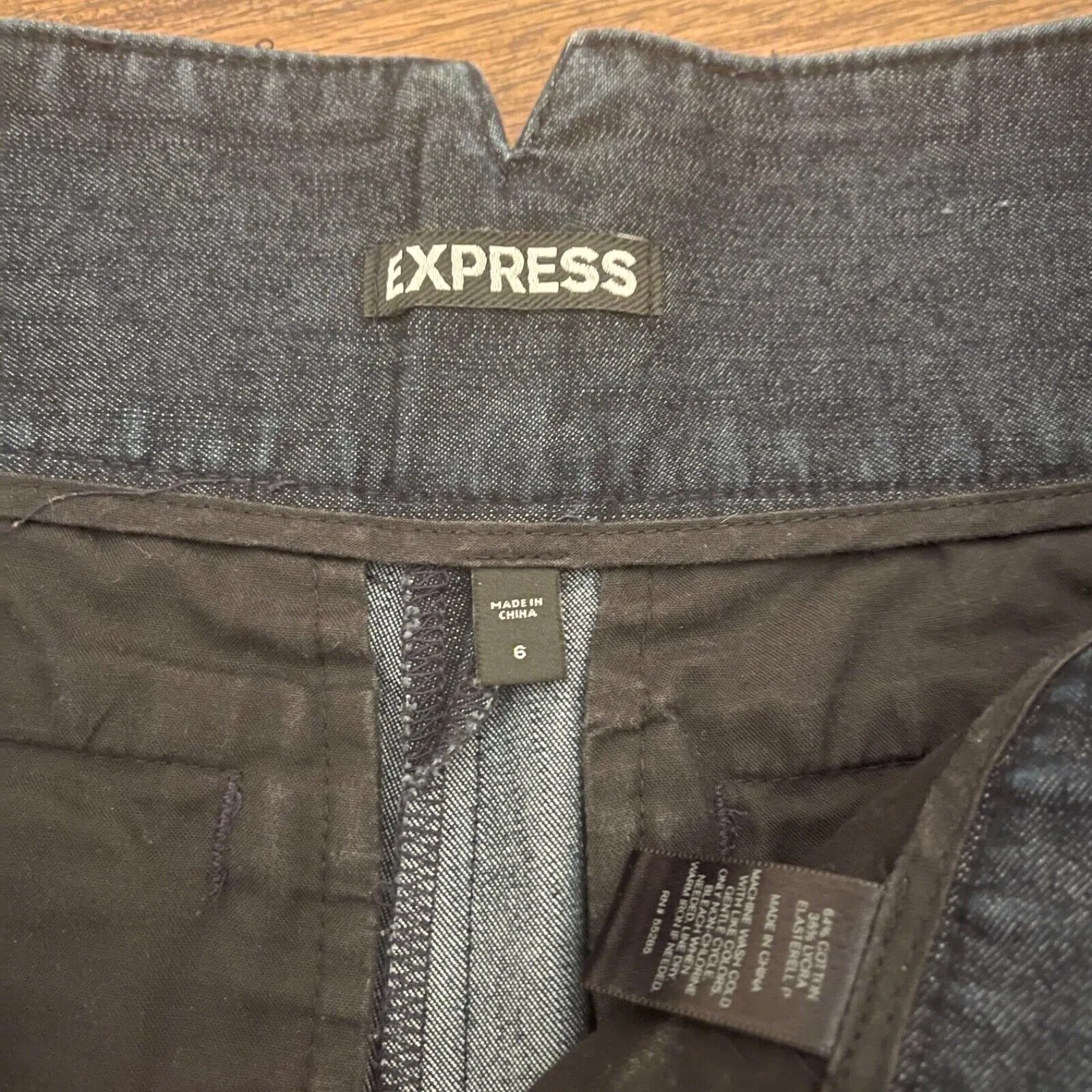 EXPRESS Size 6 Regular Dark Wash Rolled Hem Jean Shorts - Image 10