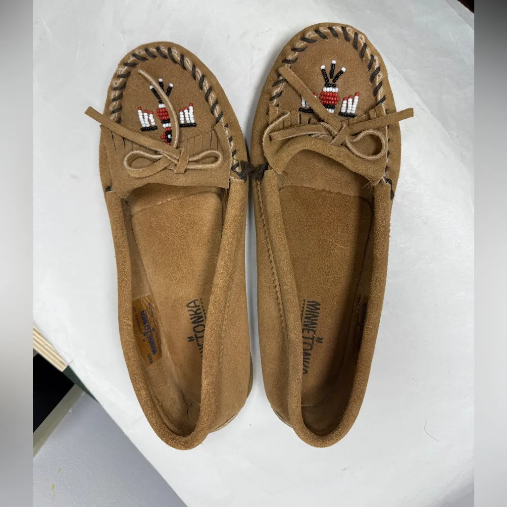 Minnetonka Thunderbird Animikii Suede Beaded Hardsole Moccasin Size 8 Womens - Image 2