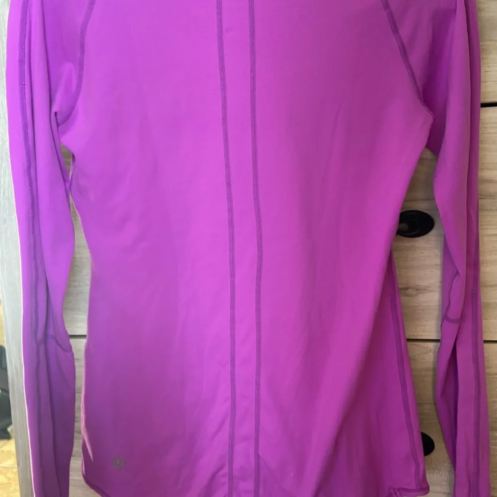 Lululemon long sleeve top - Image 4