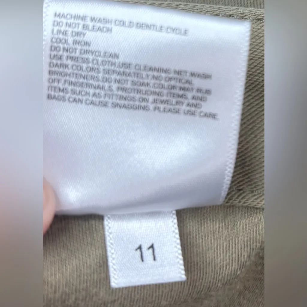 Uniqlo  11 High Waisted Flare Tan Khaki Pants - Image 9