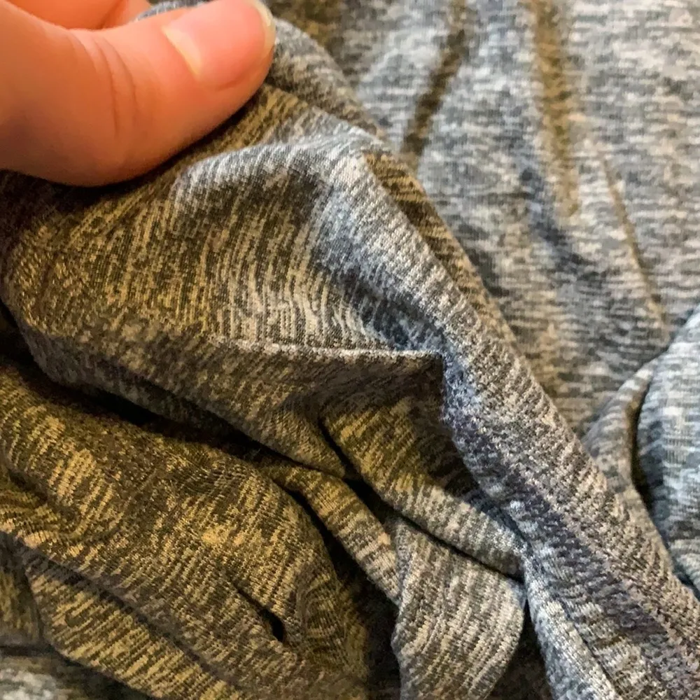 Gray Nike Dri Fit Pull Over SZ L - Image 6