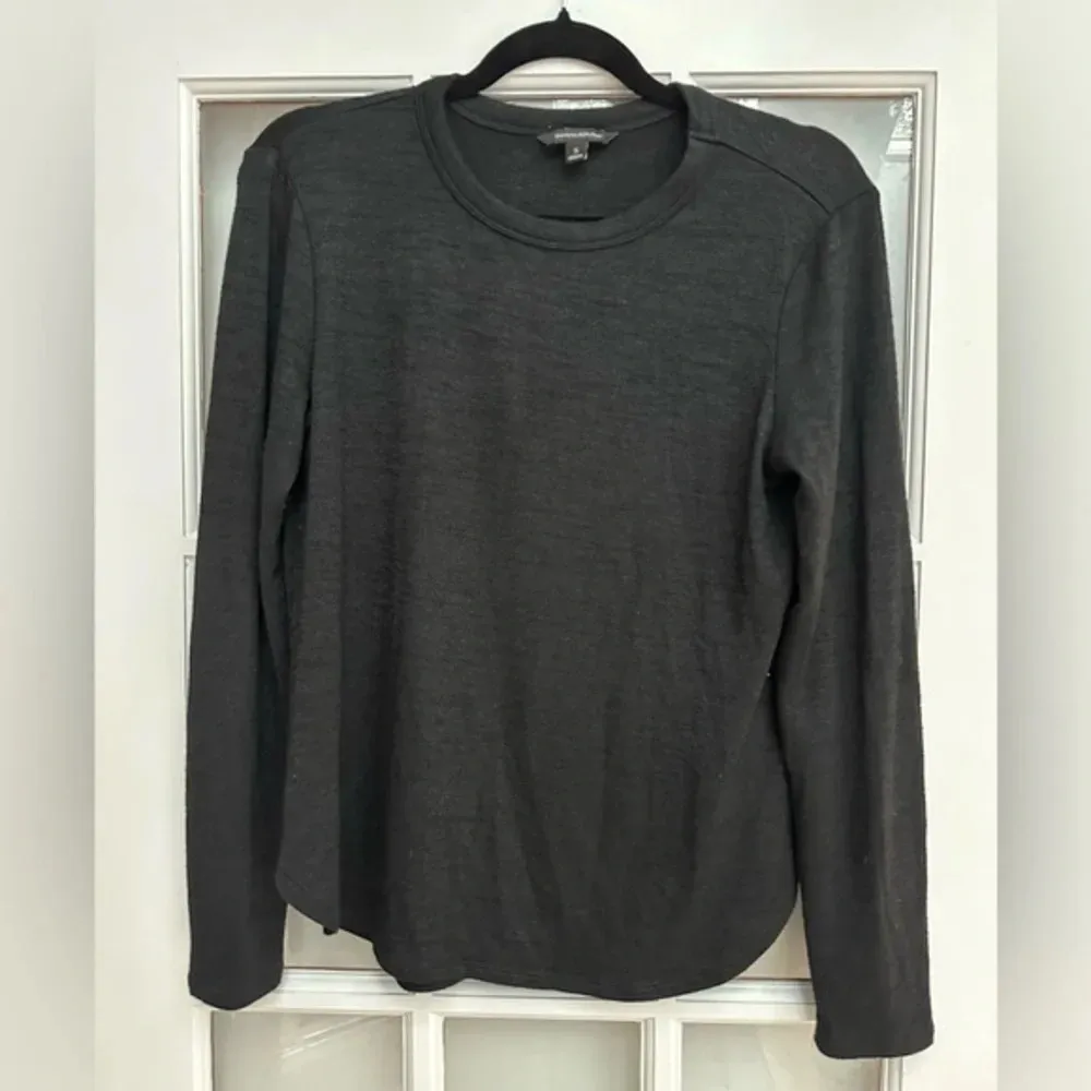 Banana Republic  Black Light Weight Stretchy Chic Sweater Size S Small - Image 2