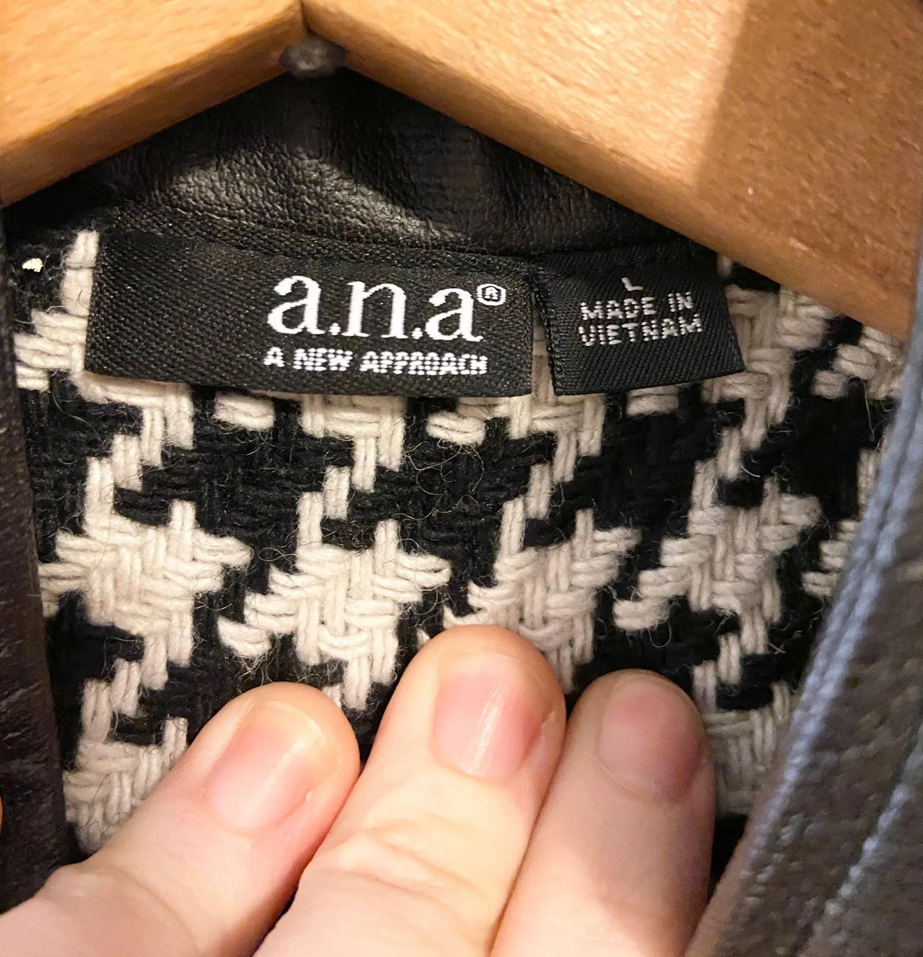 Ana black white houndstooth leather zip up jacket - Image 5