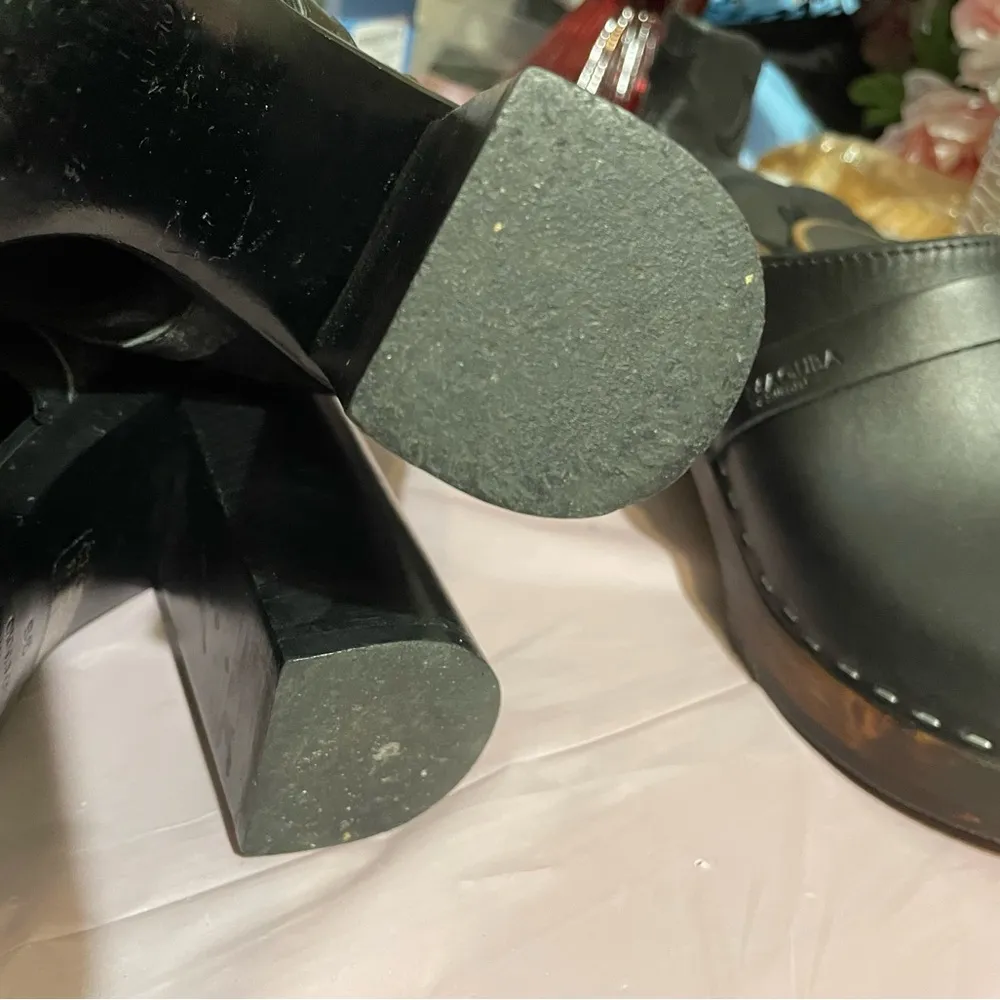 Black Gold cutout booties - Image 6