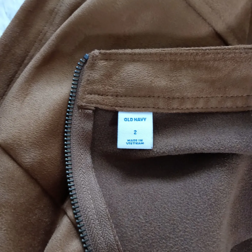 Old Navy Women's Mini Skirt Faux Suede Size 2 - Image 6