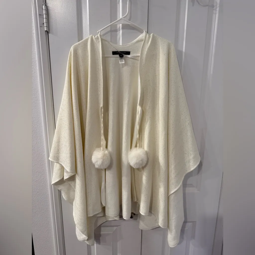 Mark New York Elegant open-front poncho with pom-pom details sparkling one size - Image 2