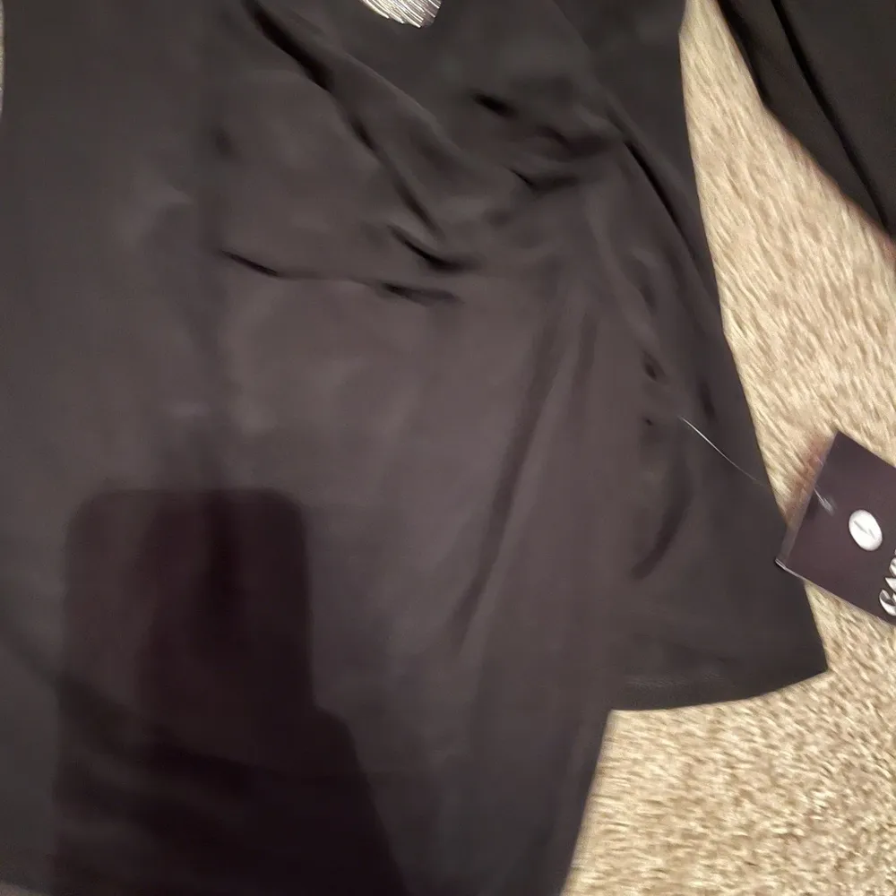 Black cross front three quarter sleeve sequin hem low cut up never worn Size 14 - Image 4