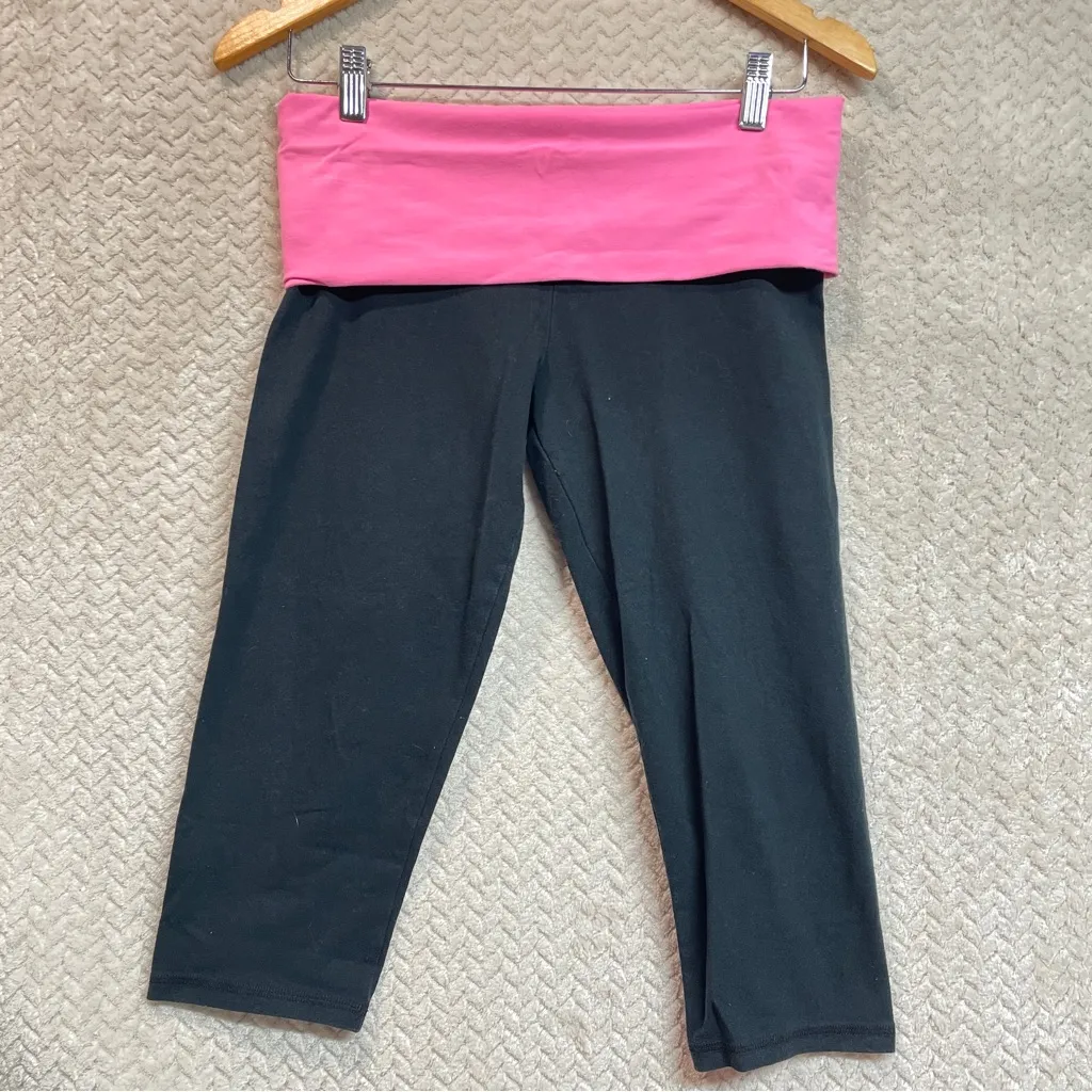 Victorias Secret PINK Yoga Love Pink Black Pink Fold Over Capri Pants Small - Image 4