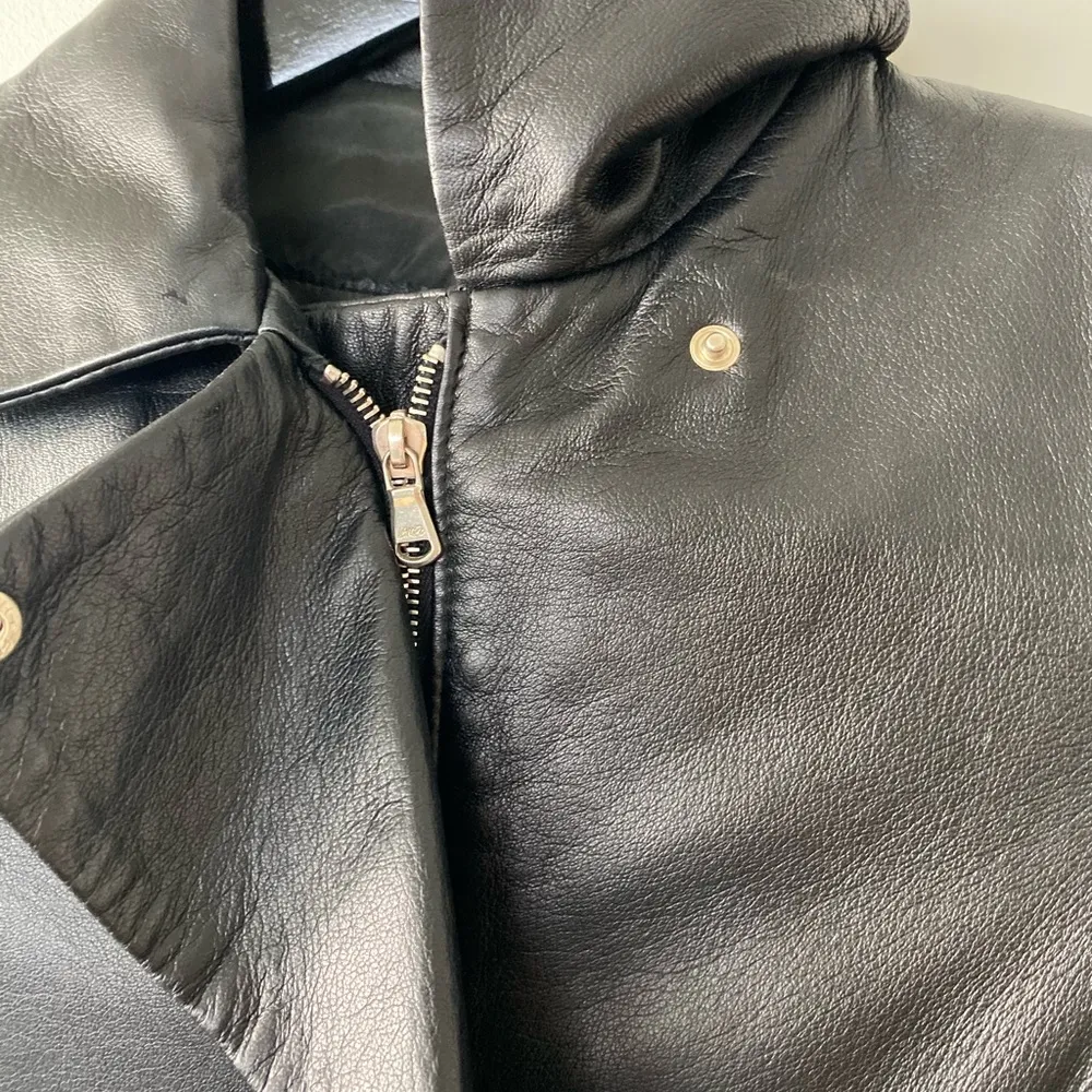 Fine Italian motorcycle leather jacket 42 - Image 3