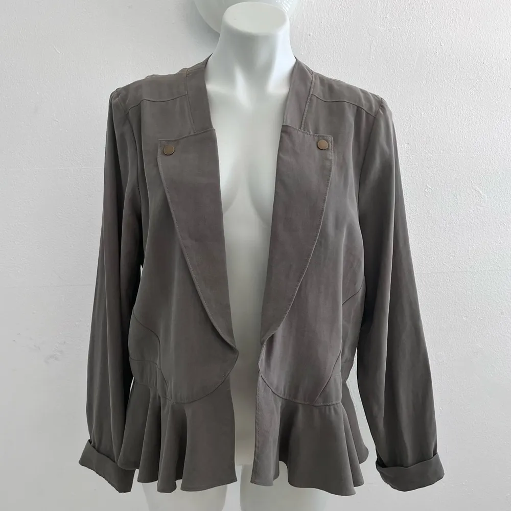 BCBGeneration Open Jacket Front Peplum LARGE Gray Long Sleeves Ruffled Hem NWOT - Image 3